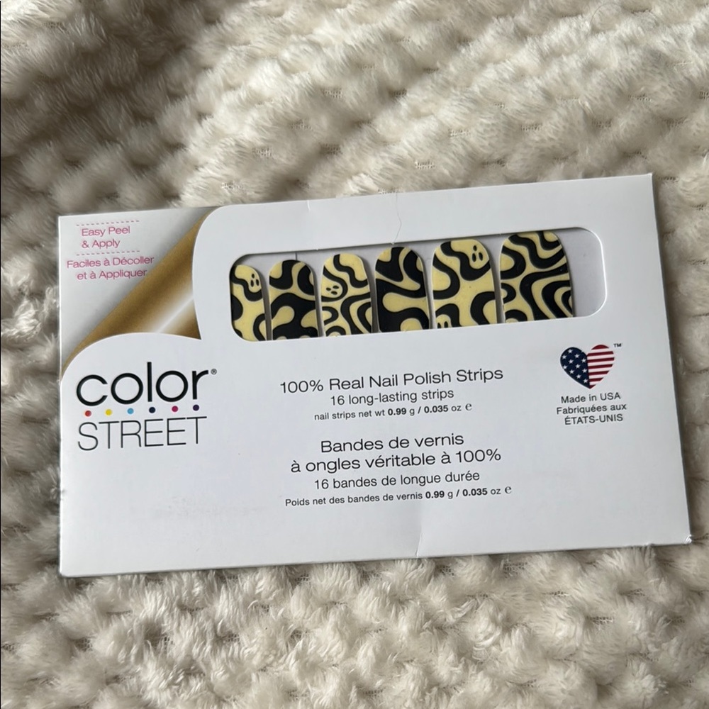 Color Street Black and Yellow Nail Strips Glow in Dark Feeling fab-boo-lous